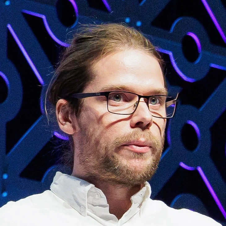 Portrait of Robin Hallabro Kokko